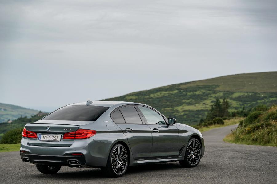  BMW 530e M Sport (G30) 2017 года  (UK) (фото 24 из 40)